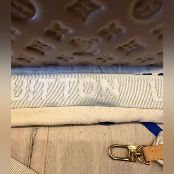 Louis Vuitton Coussin PM handbag (damaged) - Picture 11 of 17